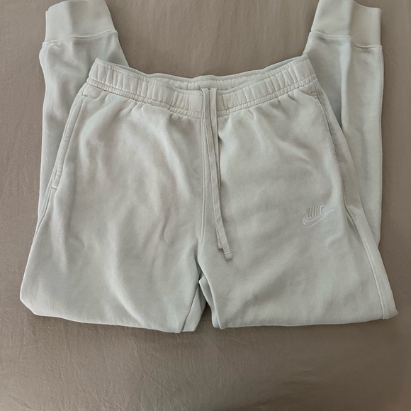 Nike joggers - Picture 1 of 4
